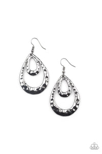 Paparazzi Earrings - Museum Muse - Black